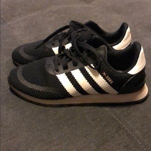 Boys Adidas size 3 N-5923